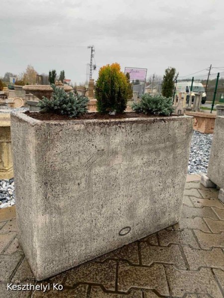 kö virágtartók,beton virágtartók,kaspó,balkonláda,virágláda,virágtartó,kaspó